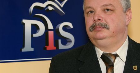 SMS w sprawie poparcia projektu, czyli Sportowa Polska dla działaczy PiS-u
