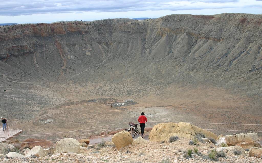Meteor Crater, Arizona. Na jego dnie astronauci trenowali przed wyruszeniem na Księżyc