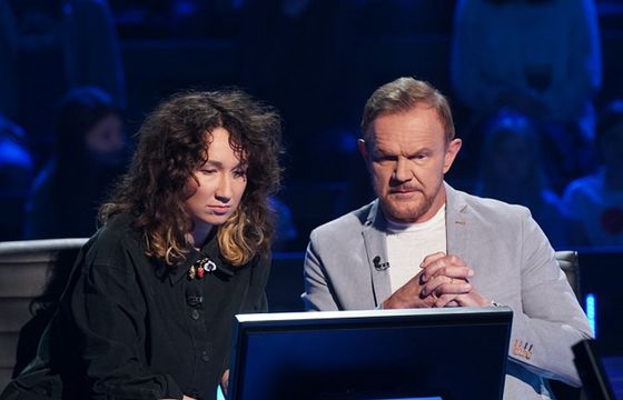 1 czerwca TVN pokaże specjalny odcinek „Milionerów” z udziałem Cezarego Pazury i Jana Peszka (zdjęcia)