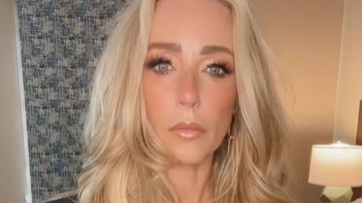 Nie uwierzycie, ile ma lat! Spotyka się z dużo młodszymi od siebie mężczyznami 