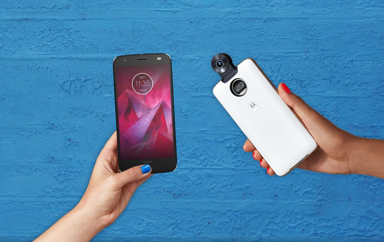 Motorola Moto Z2 Force oficjalnie. Topowy smartfon z nietłukącym się ekranem i modułem kamery 360