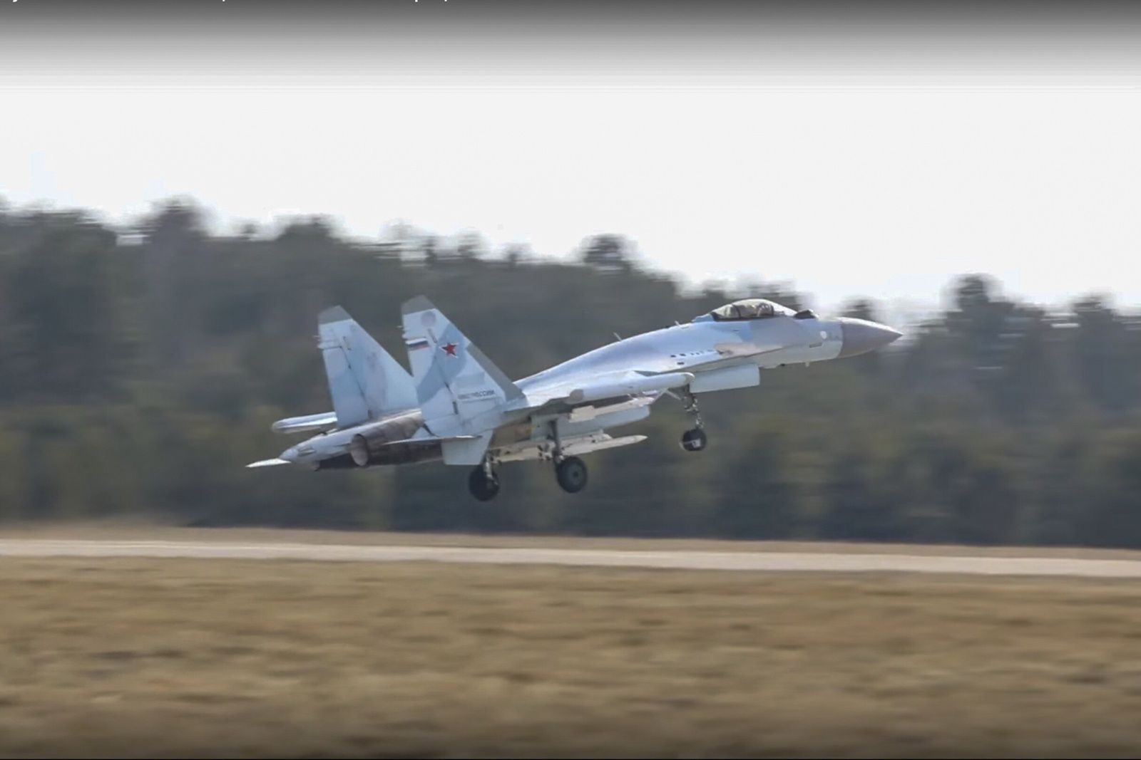 Rosyjski myśliwiec Su-27 
