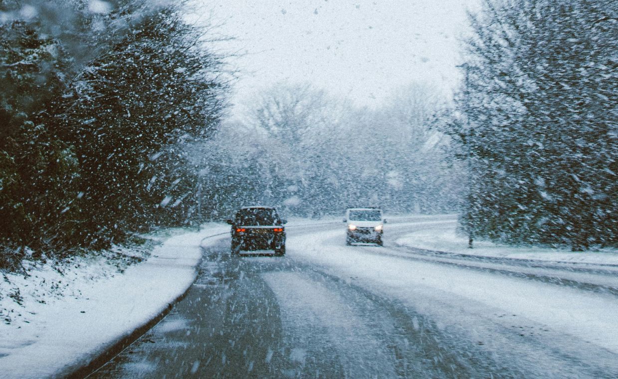 Zimowe uderzenie w Polsce. Lokalnie nawet burze śnieżne