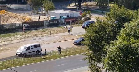 Woda wylała na ulicę. Trwa usuwanie awarii na al. Kompozytorów Polskich. Utrudnienia