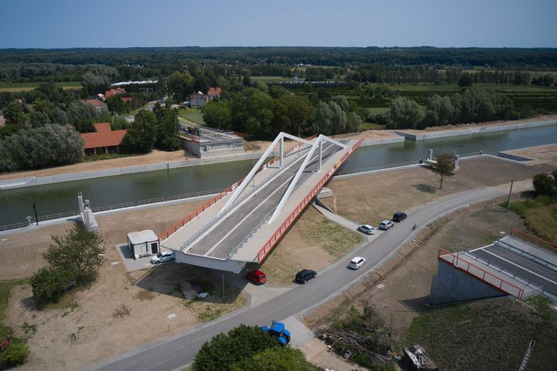 Obrotowy most na trasie do portu w Elblągu już przejezdny