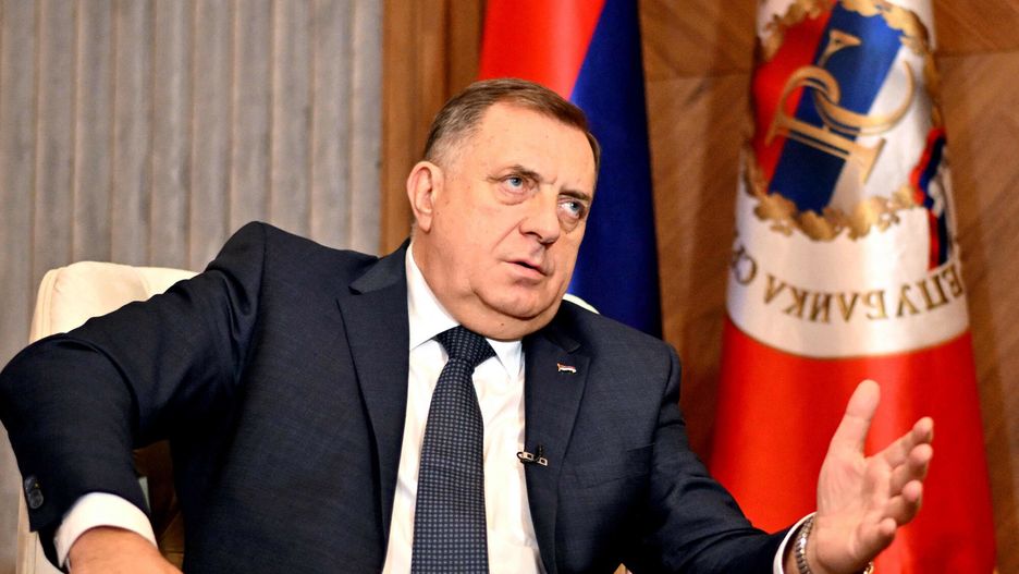 Archiwum zagraniczne East News 2024-01
President of the Republika Srpska, Milorad Dodik, gestures as he talks during an interview with AFP, in Banja Luka, northwestern Bosnia, on January 8, 2024. (Photo by ELVIS BARUKCIC / AFP)
ELVIS BARUKCIC