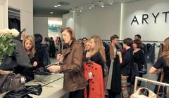 Odzież i obuwie coraz rzadziej kupowane w galeriach, zyskują outlety i internet