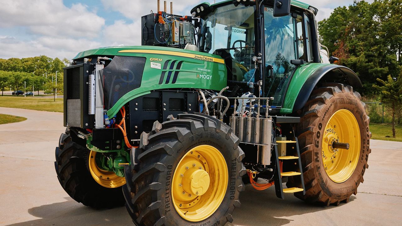 Traktor napędzany amoniakiem. Przyszłość rolnictwa?