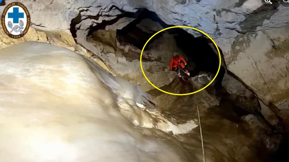 TOPR ratował grotołazów w Jaskini Czarnej. 