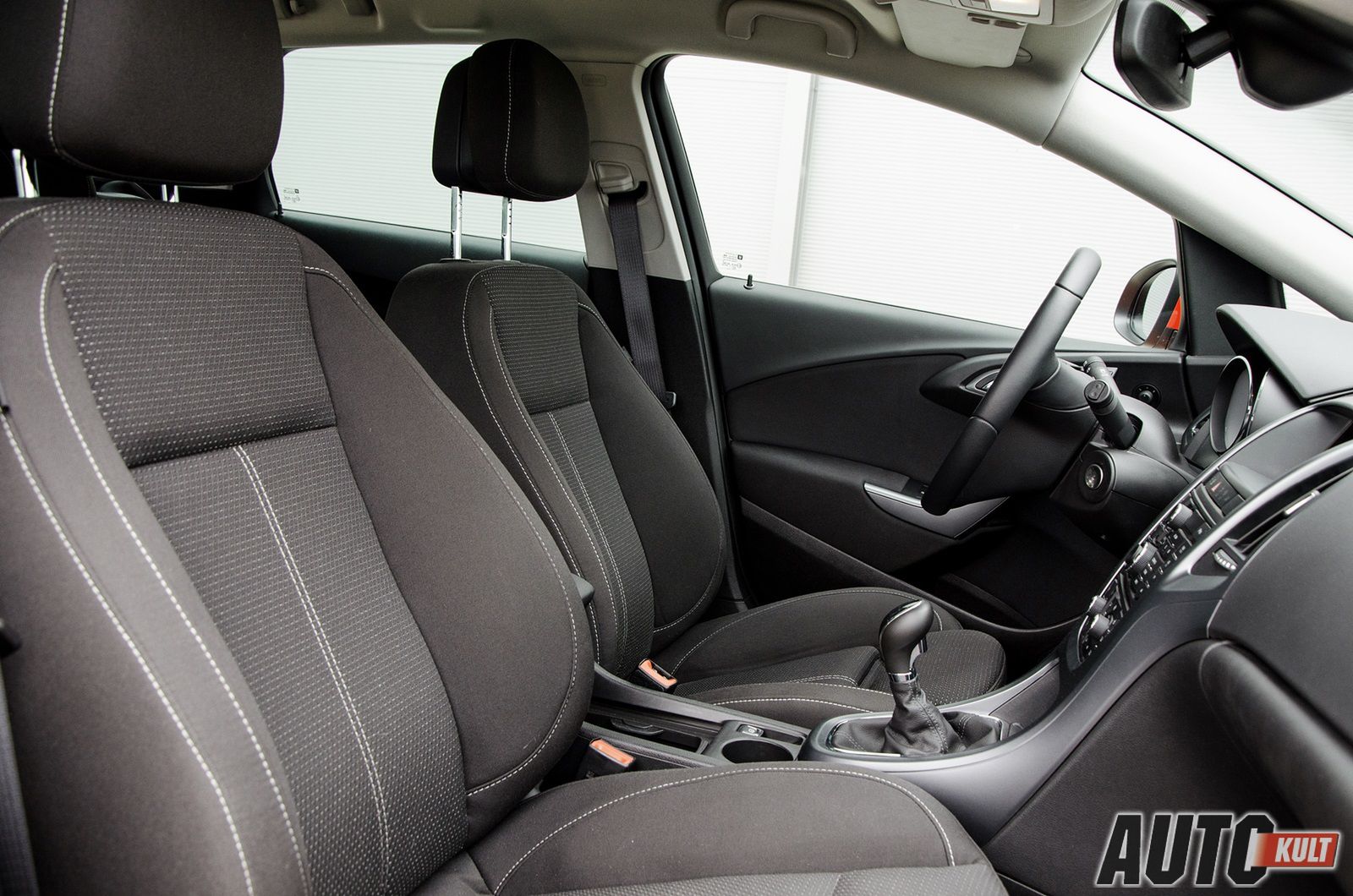 Opel Astra Tourer 1,4 Turbo LPGTEC Enjoy vs. Opel Astra Sedan 1,7 CDTI Business - test [galeria] 19