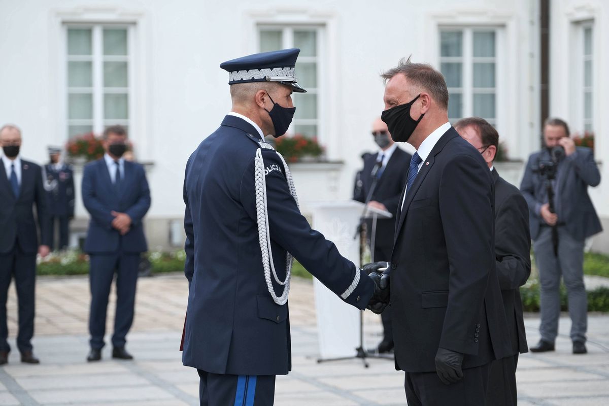 Andrzej Duda opublikował wpis z okazji Święta Policji. Nie spodziewał się takiej reakcji internautów 