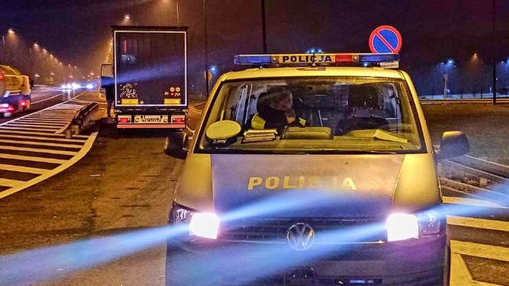 Policjanci z Gliwic ukarali kierowcę tira mandatami na kwotę ponad 6 tysięcy złotych.