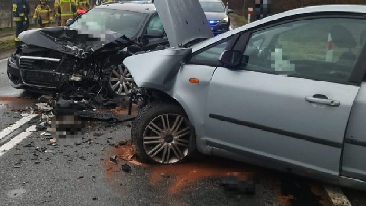 Nadmierna prędkość zderzenie forda z audi
