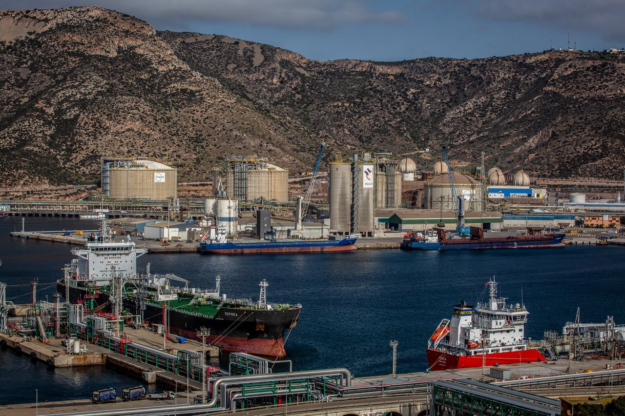 Hiszpanię zalewa rosyjskie paliwo. Miesza i dostarcza je Maroko?