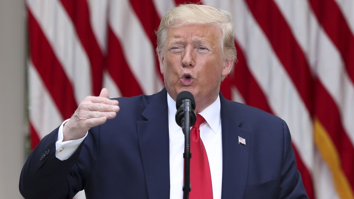 Wpis Donalda Trumpa został oznaczony przez Twittera jako wprowadzający w błąd.