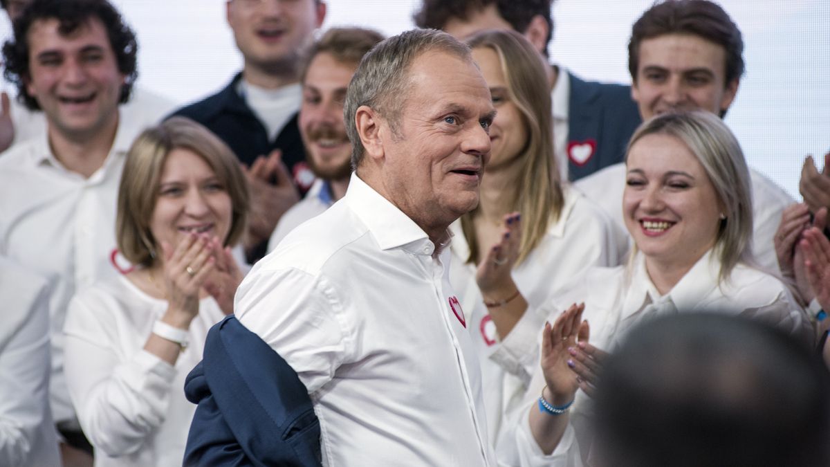 WARSAW, MAZOWIECKIE, POLAND - 2023/10/15: The Civic Coalition's leader Donald Tusk speaks during the election night in Warsaw. Polish opposition leader Donald Tusk, during the election night said that three opposition parties had sufficient votes to win the general election on Sunday after an exit poll projected that they had enough combined support to oust the ruling Law and Justice. The Ipsos exit poll suggested, that the Civic Coalition has won 31,6% of votes, the opposition Third Way has 13% of votes and the New Left 8,6%, while the Law and Justice won 36,8%. (Photo by Attila Husejnow/SOPA Images/LightRocket via Getty Images)