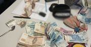 Giżycko: Policja znajduje 5 kg narkotyków w mieszkaniu dilera