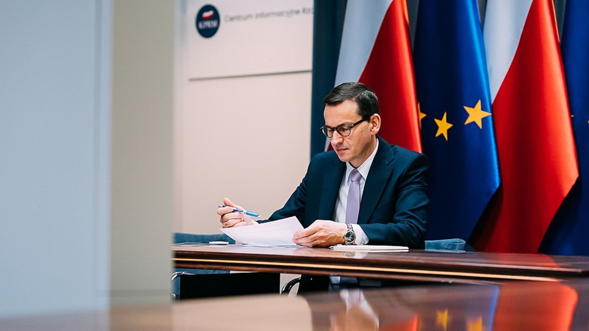 Podatek od mediów. Morawiecki przekonuje: nie uderzy w medialny pluralizm