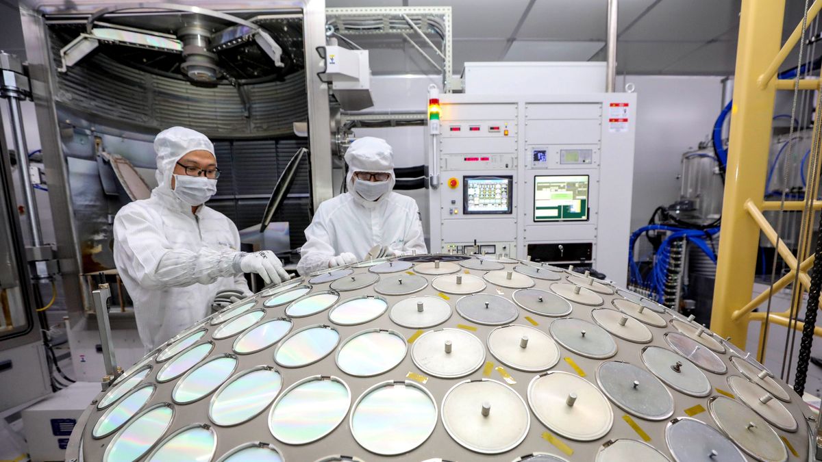 W fabryce półprzewodników - zdjęcie ilustracyjne z jednego z chińskich zakładów