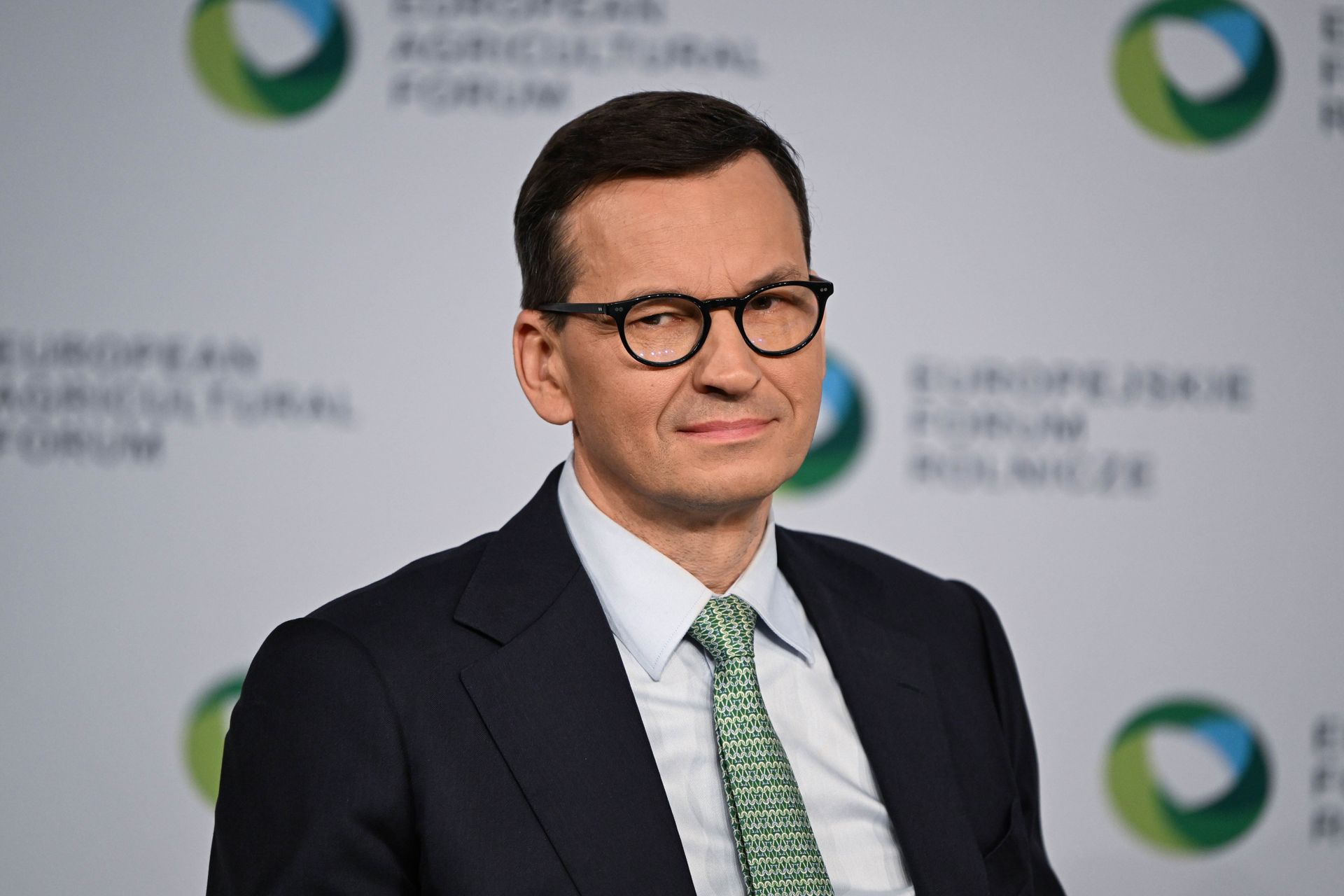"Rzucili się do krytykowania". Morawiecki uderza w partyjnych kolegów