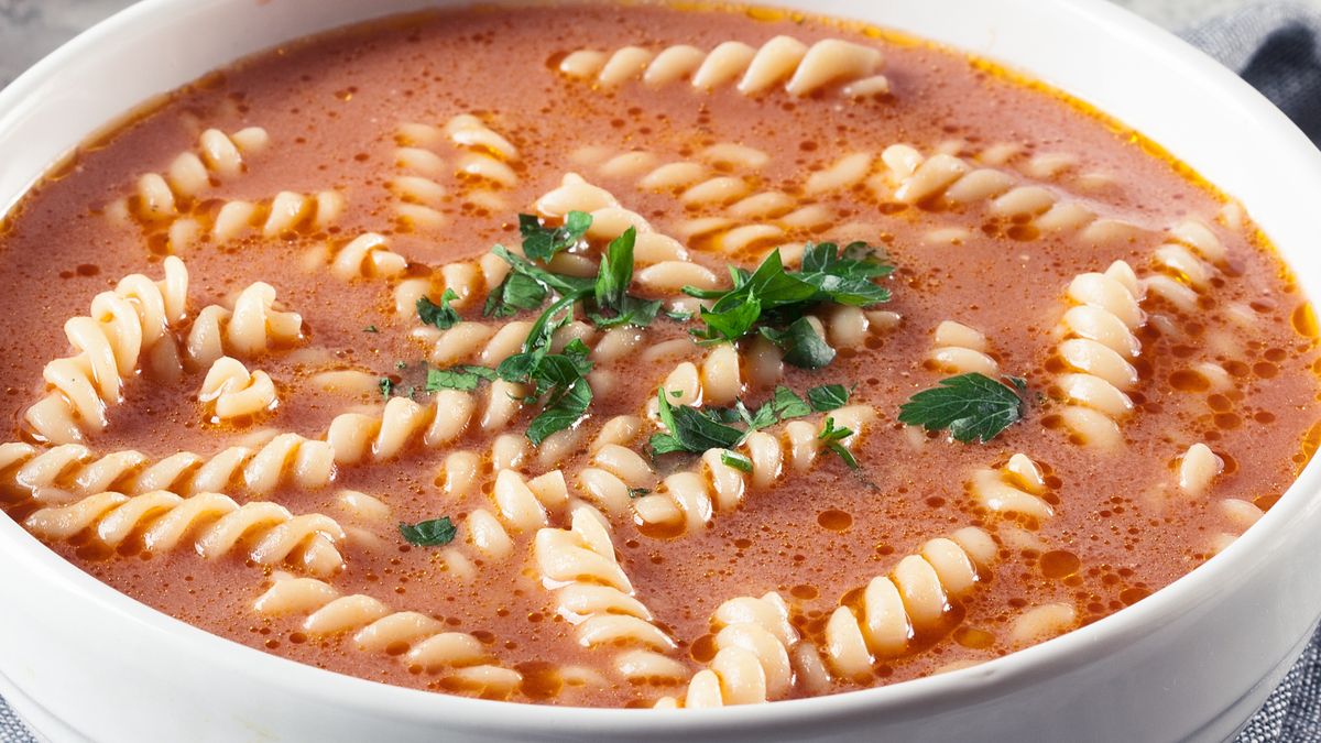 Pomidorowa to jedna z naszych ulubionych zup. 