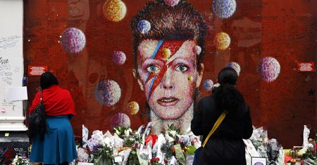 Dziś mija rok od śmierci Davida Bowie (ZDJĘCIA)