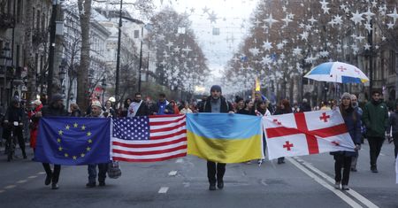 Niespokojnie w Tbilisi. Nowy prezydent bojkotowany