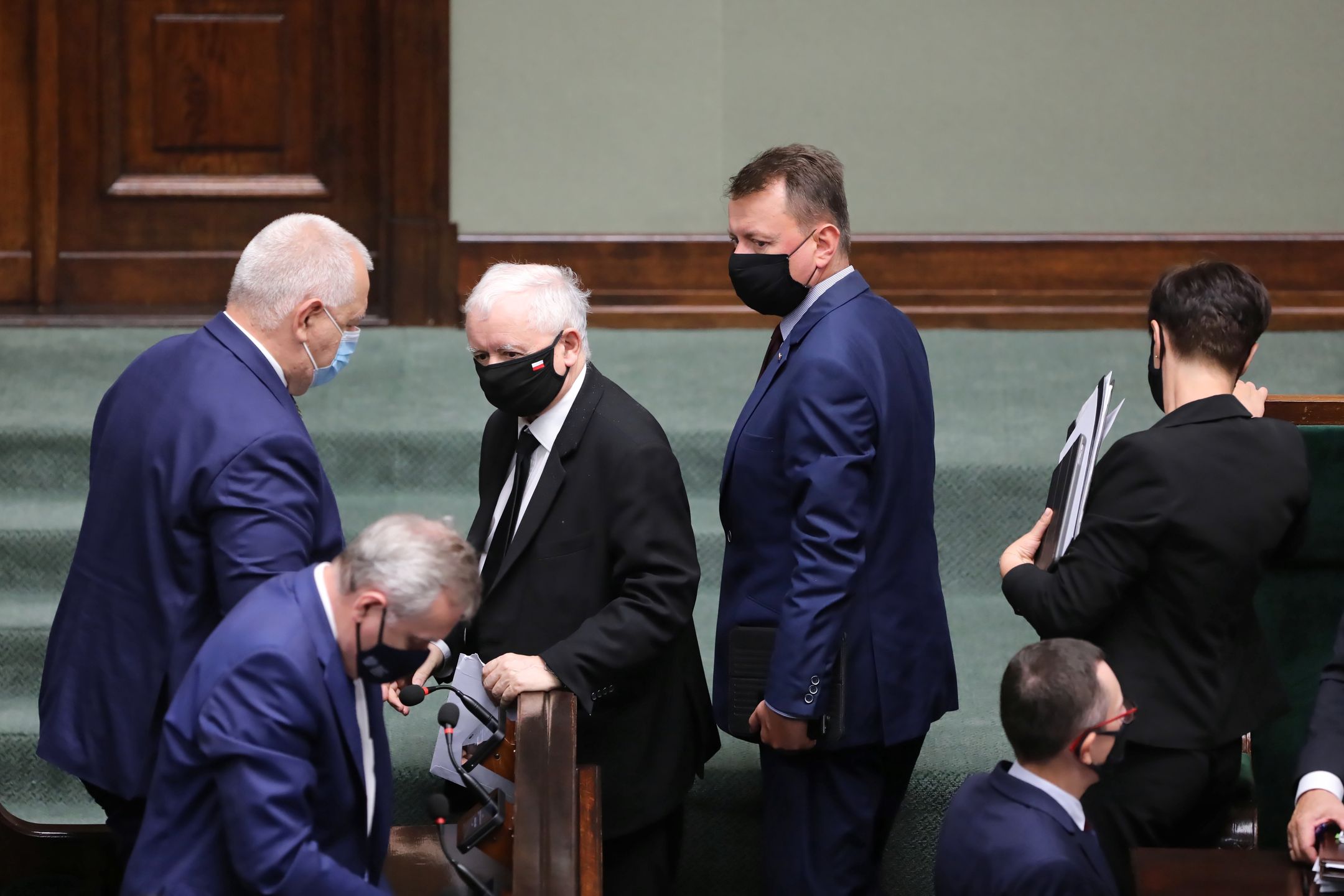 Jaros�aw Kaczy�ski, Jacek Sasin, Mariusz B�aszczakbriefing, g�osowanie, Jaros�aw Kaczy�ski, Ma�gorzata Gosiewska, Mariusz B�aszczak, plenarnych, polityk polityka, pose�, posiedzenie, pos�owie, prasowy, Ryszard Terlecki, sala obrad, Zjednoczona Prawica