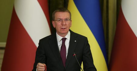 Łotewski bat na Białorusinów. Wcześniej zrobili to Rosjanom
