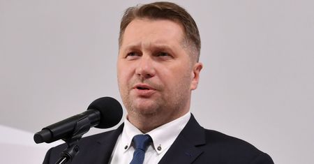 Weszły nowe zasady w szkołach. Tego nie wolno dziewczynkom, nawet na WF-ie