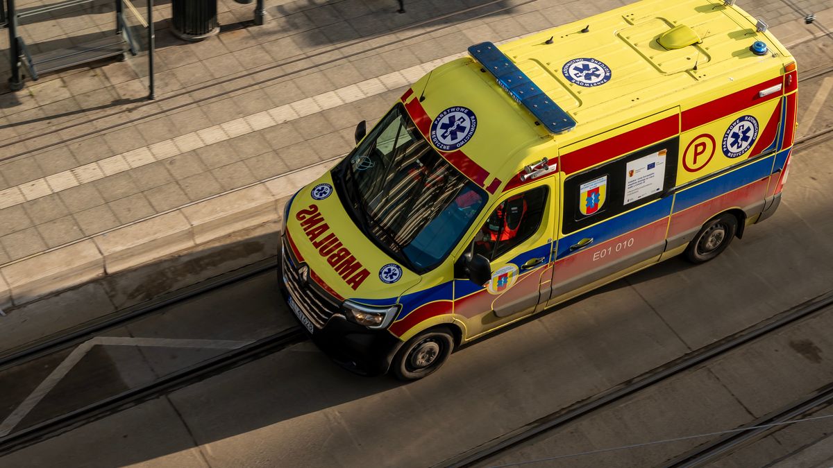 Tomasz Warszewski
karetka, pogotowie, ambulans, lekarz, pomoc, uraz, sanitariusz, pacjent, szpital, chory, nfz, wypadek, polska, leki, reanimacja