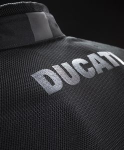 Trzy wentylowane kurtki tekstylne Ducati. Stworzone na lato