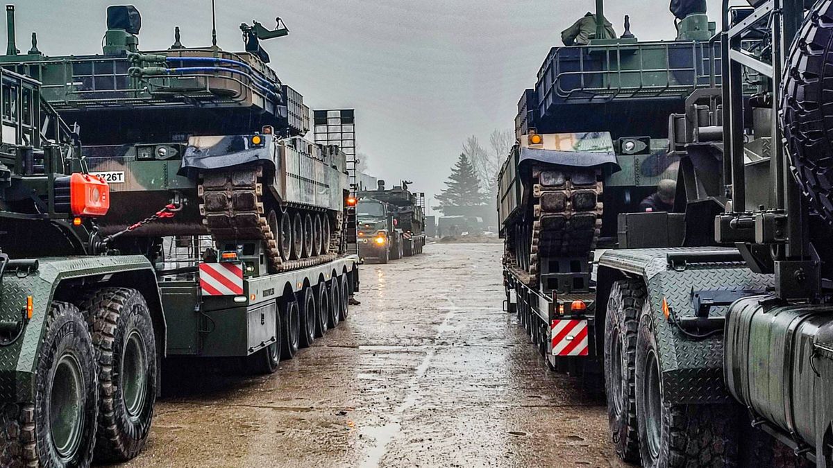 Przygotowanie czołgów K9 do transportu