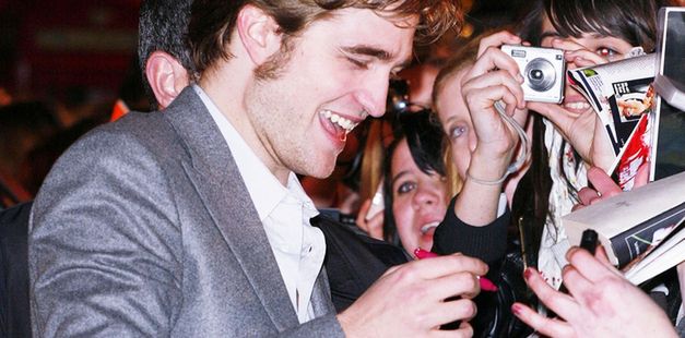 Robert Pattinson doskonale całuje