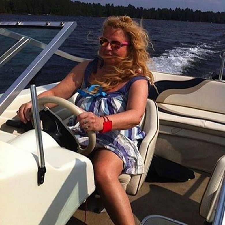 Magda Gessler na motorówce wodnej. Restauratorka szaleje na kanadyjskim jeziorze[wideo]