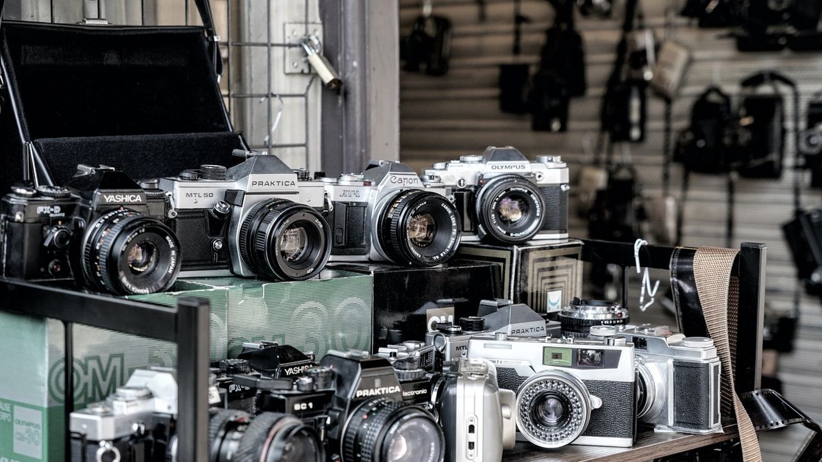 Istniał od 1882 roku. Jeden z najstarszych sklepów fotograficznych w USA zamknięty 1