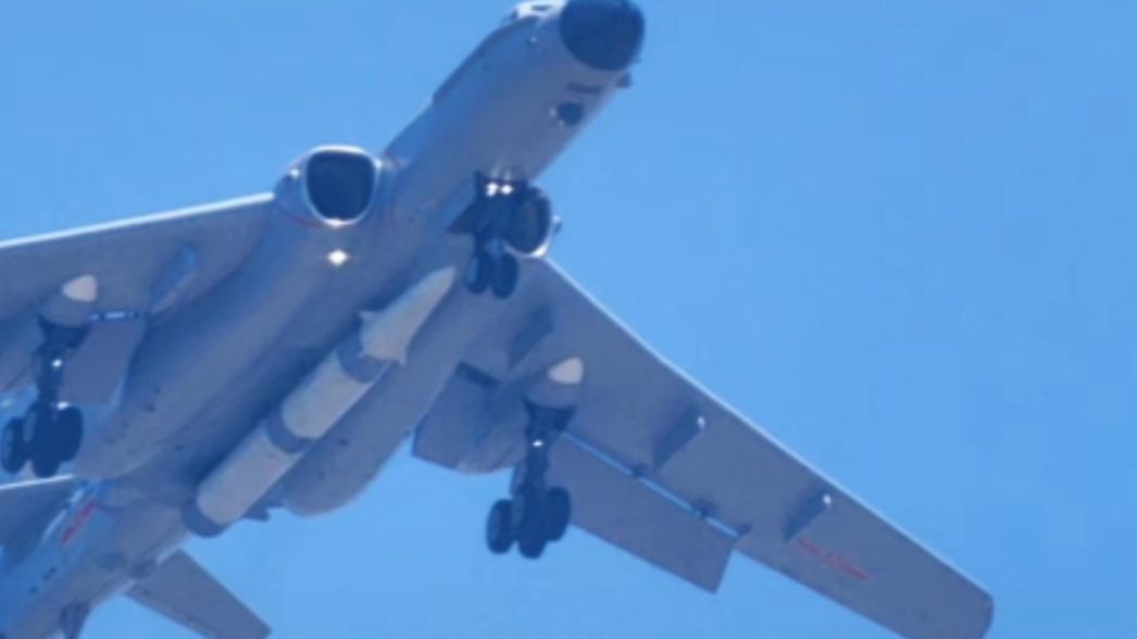 Chiński bombowiec H-6N