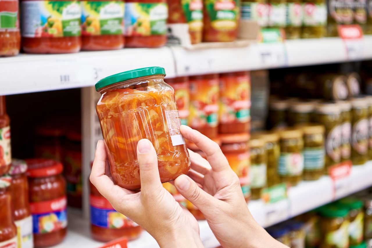 Czy trzeba płacić za rozbity słoik w sklepie? Wyjaśnijmy to raz na zawsze