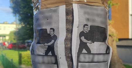 Atak na znanego fotografa. Zwrócił uwagę na śmieciowe ulotki