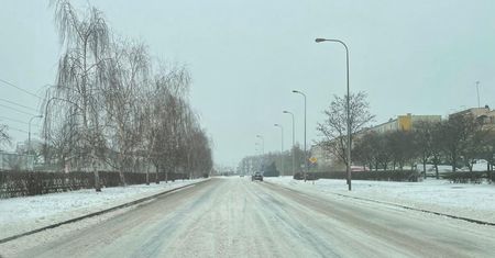 Alert IMGW. Będzie sypać śniegiem. Sytuacja gorsza niż zapowiadano
