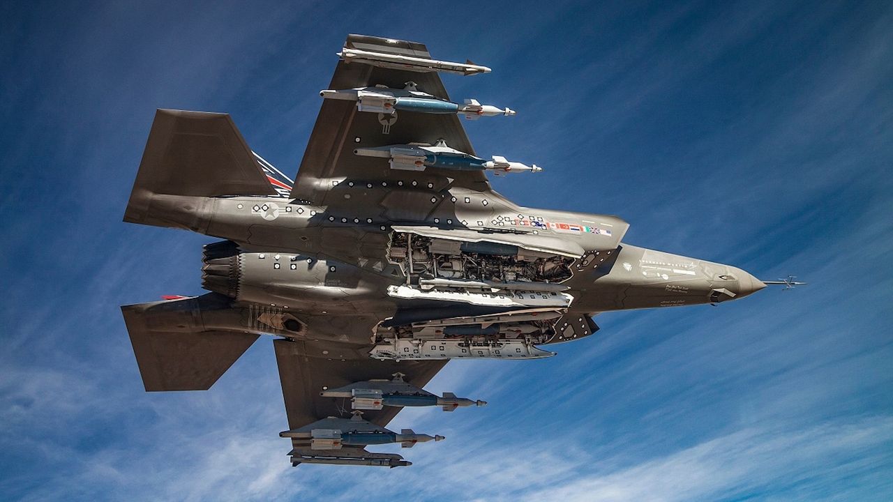 F-35 w konfiguracji "beast" przenosi dużo uzbrojenia, ale jest łatwy do wykrycia