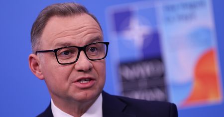 Ułaskawienie Bąkiewicza. Nieoficjalne kulisy z Pałacu