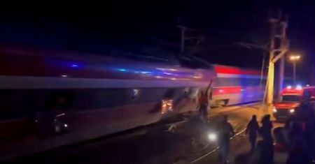 Katastrofa kolejowa w Hiszpanii. Wykolejone pociągi szybkiego ruchu