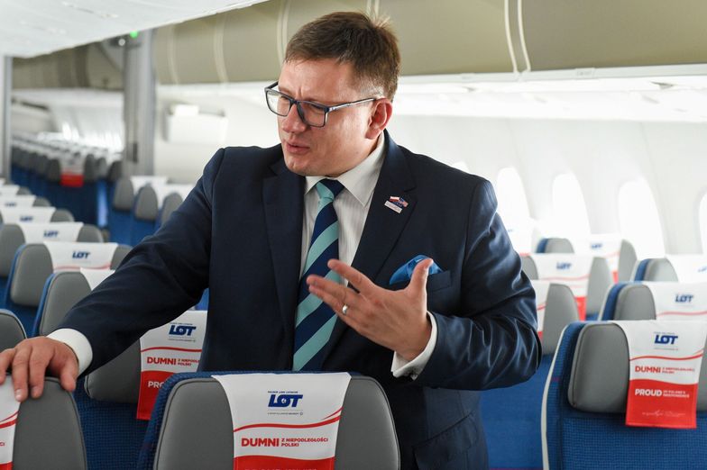 Rafał Milczarski jest prezesem Polskiej Grupy Lotniczej, równocześnie kierując Polskimi Liniami Lotniczymi LOT