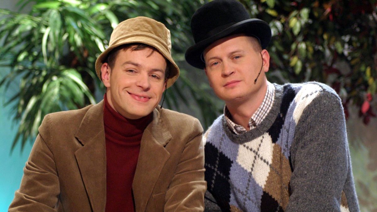 Stefen Moller (z lewej) i Kevin Aiston (z prawej) w hicie TVP2