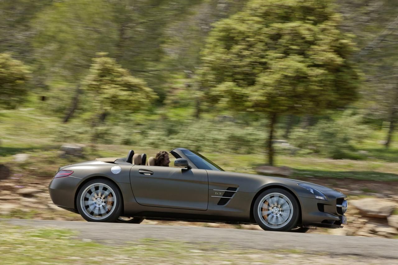 Mercedes-Benz SLS AMG Roadster [megagaleria] 37