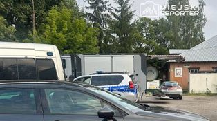 Akcja policji w punkcie nadawania paczek na Bemowie. Na miejscu pracowali pirotechnicy