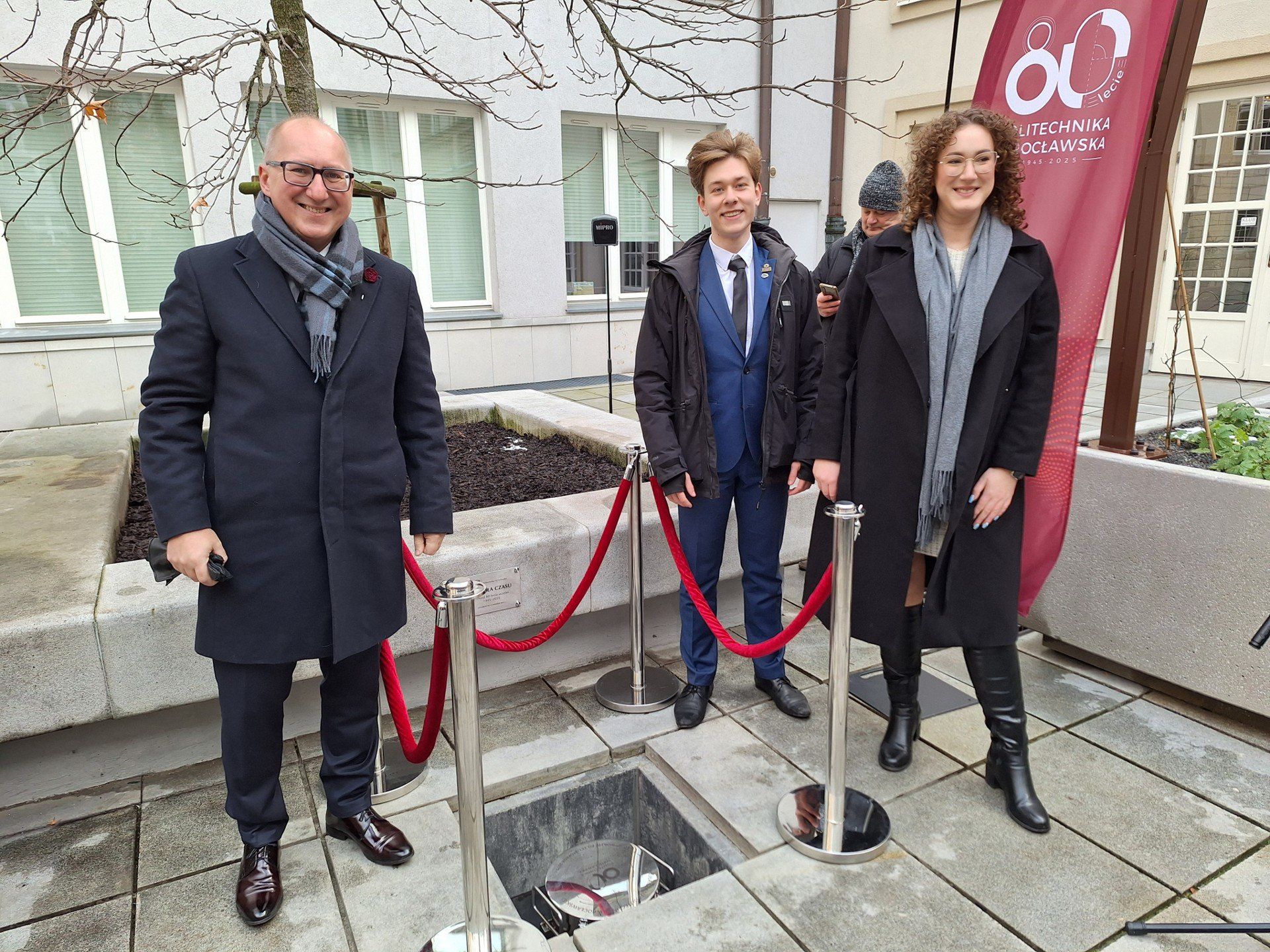 Kapsuła czasu z okazji 80-lecia Politechniki Wrocławskiej