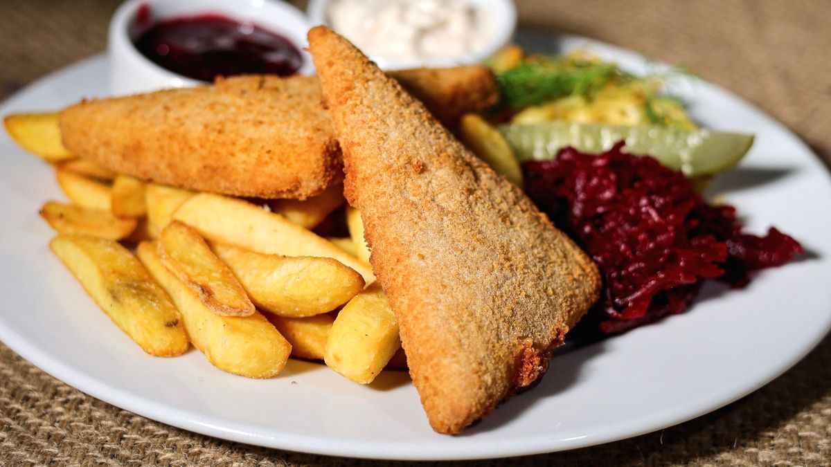 Kotlet rzymski z frytkami