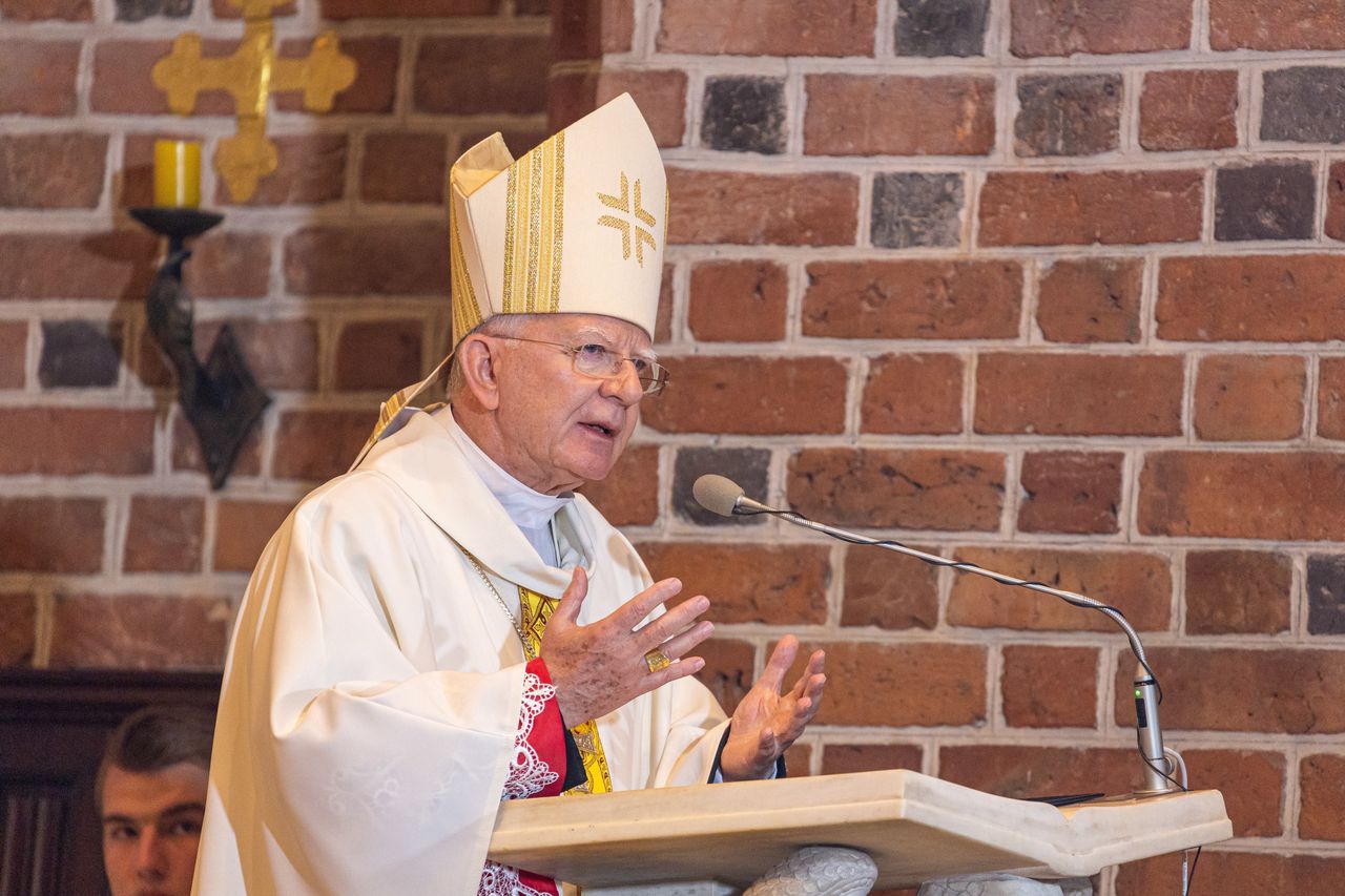 Bije na alarm. Abp Jędraszewski o "zamachu"